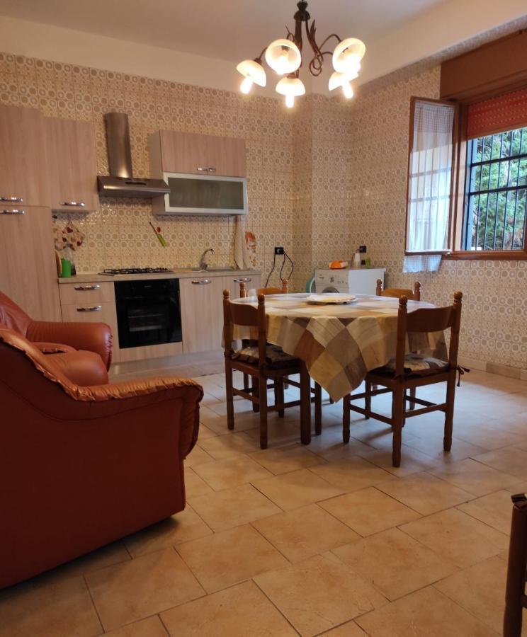 Casa Vacanza Di Maggio Apartment Чинизи Екстериор снимка