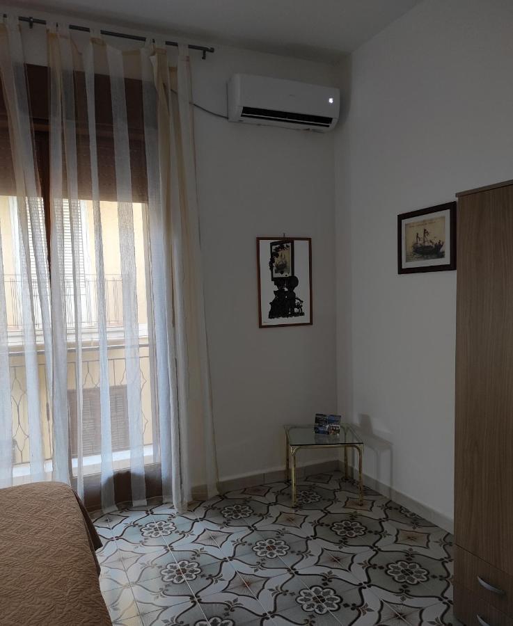 Casa Vacanza Di Maggio Apartment Чинизи Екстериор снимка